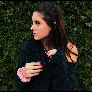 Meet your Posher, Becca